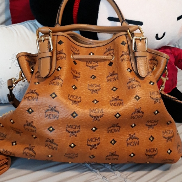 🌺💋Studded MCM Drawstring Bag w/ Wallet💋🌺 - Picture 5 of 7